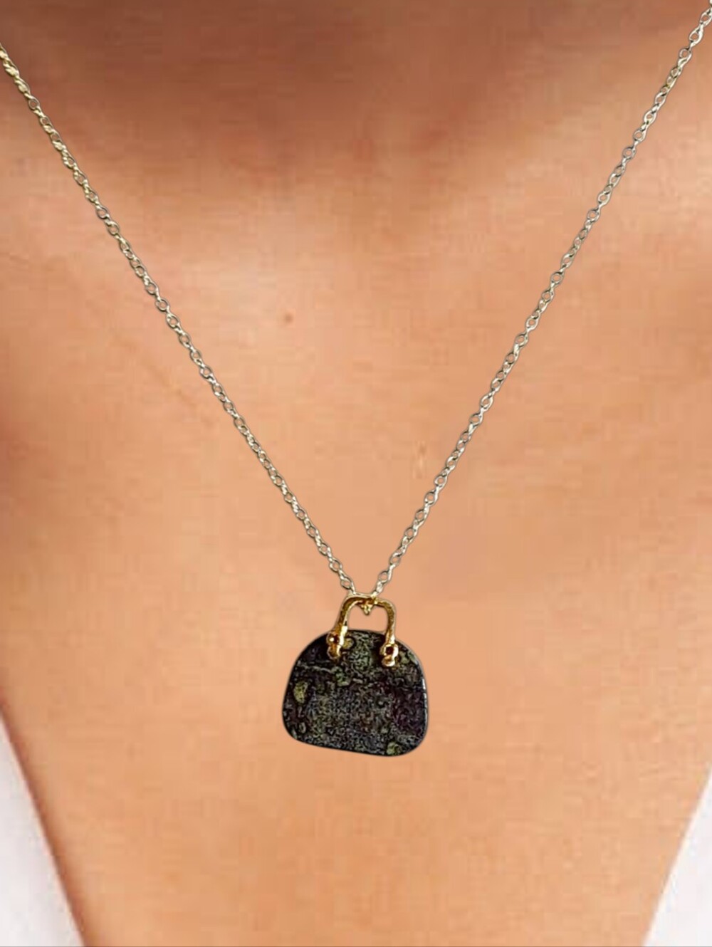 Natural Dragon Blood Jasper Handbag Pendant Necklace Gold Tone Chain. NWOT